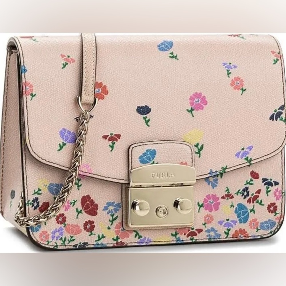 Furla Bag Metropolis Floral
Print Small Leather Bag in Toni
Gold/Pink!!